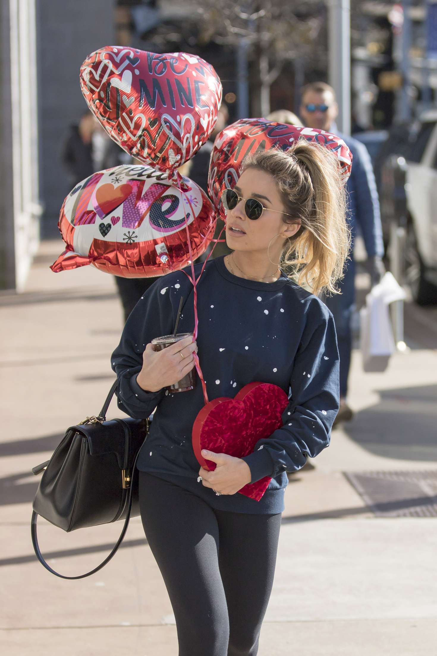 Jessie James Decker with some Valentine`s Day balloons in Nashville